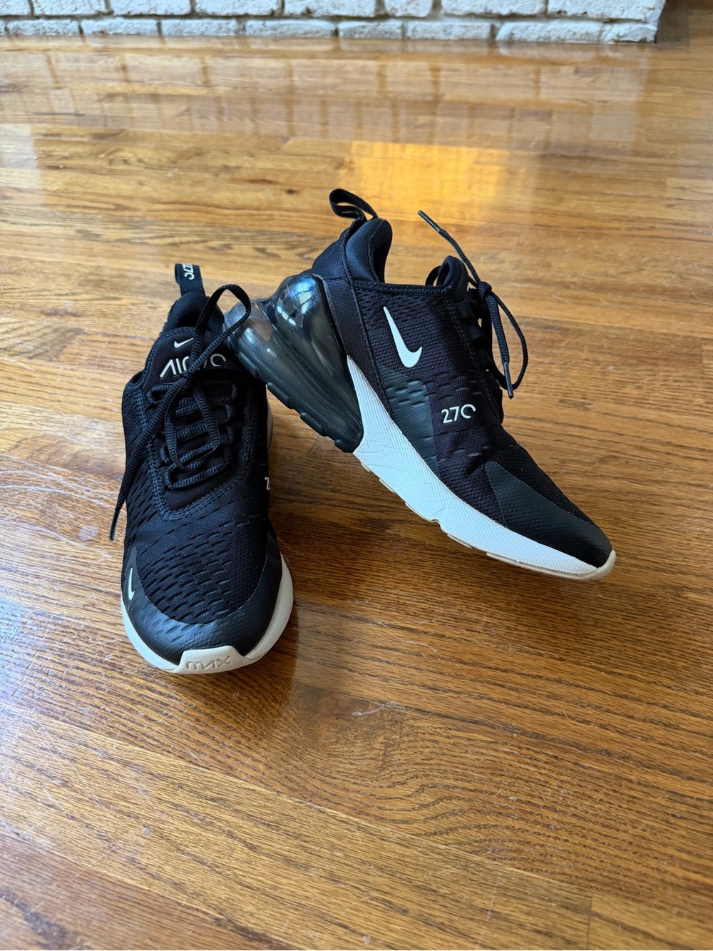 Women’s Nike Air Max 270 size 7.5